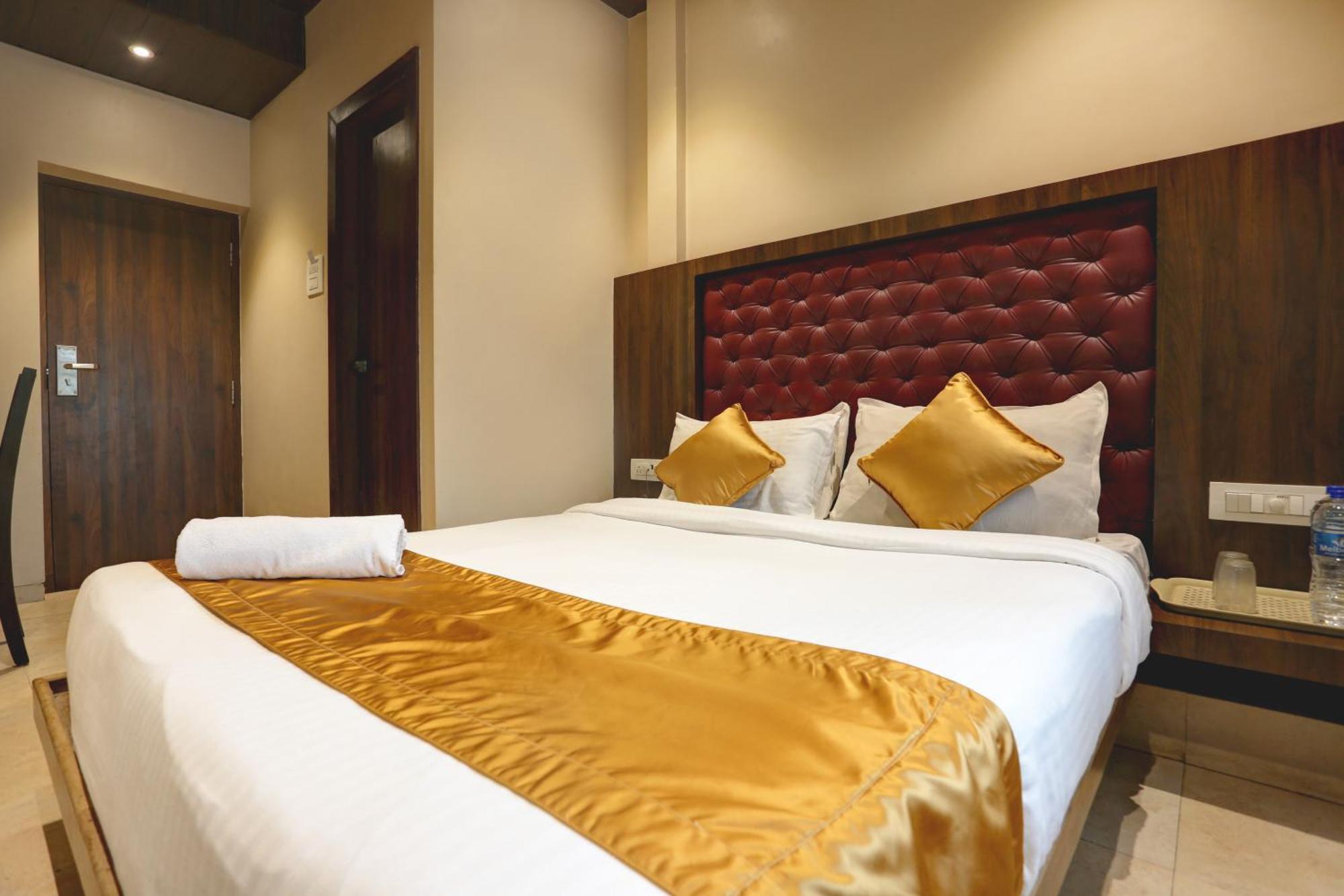 Double Room,1524894337:JPEG